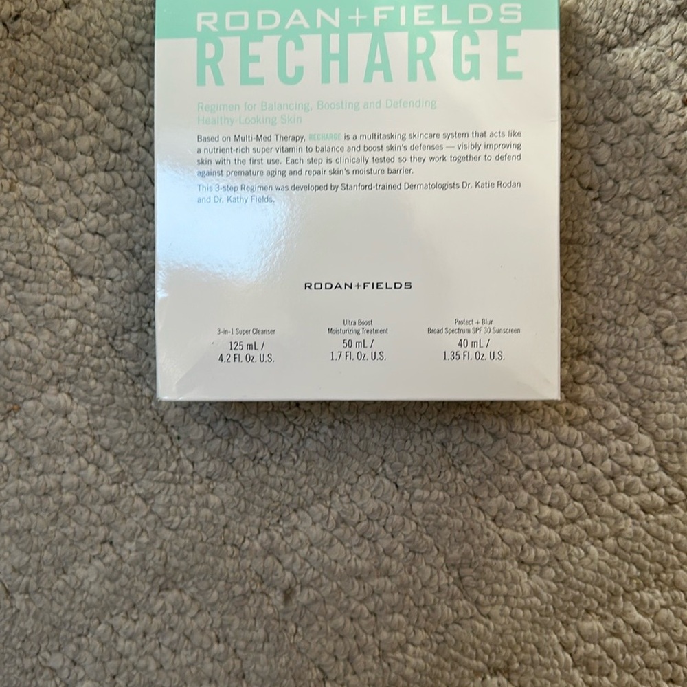 Rodan + Fields Recharge Skincare Set - White